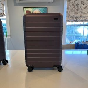 Away the bigger carry on